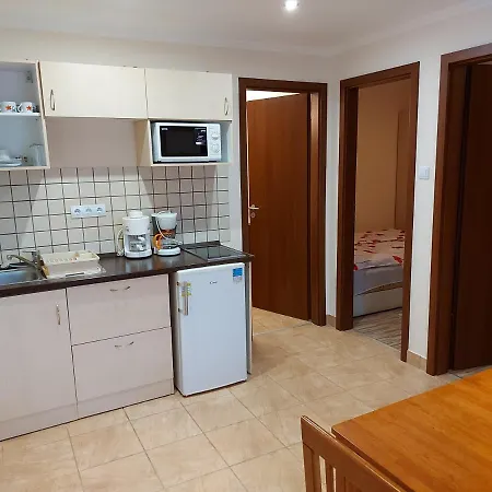 아파트 Oregano Apartman *