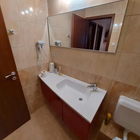 Oregano Apartman *